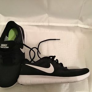 Nike Free Rn - nearly new
